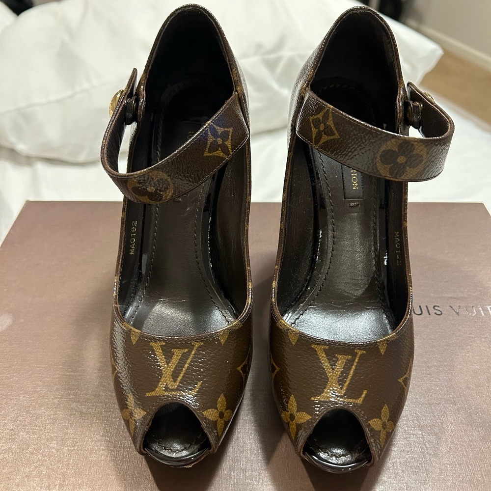 Louis Vuitton monogram (authentic) peep toe heel w/ Gold LV button